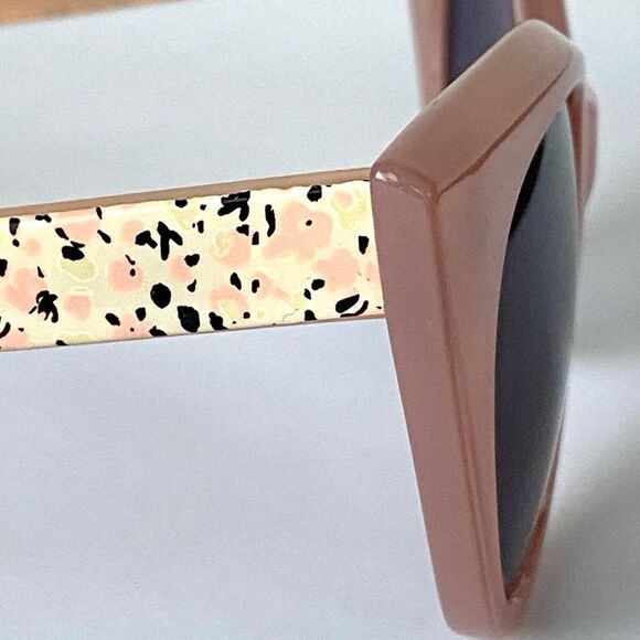 Chico\'s Cat-Eye Sunglasses Dark Shade Smokey Pink Frame w/ Speckles UV Cut Chic main image 7